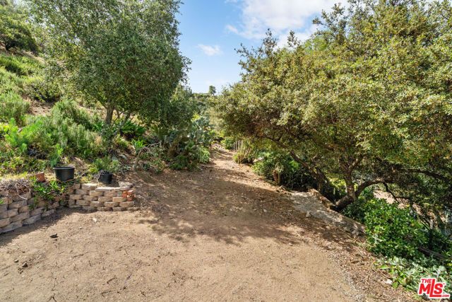 9738 Commerce Avenue, Tujunga (los Angeles), CA 91042
