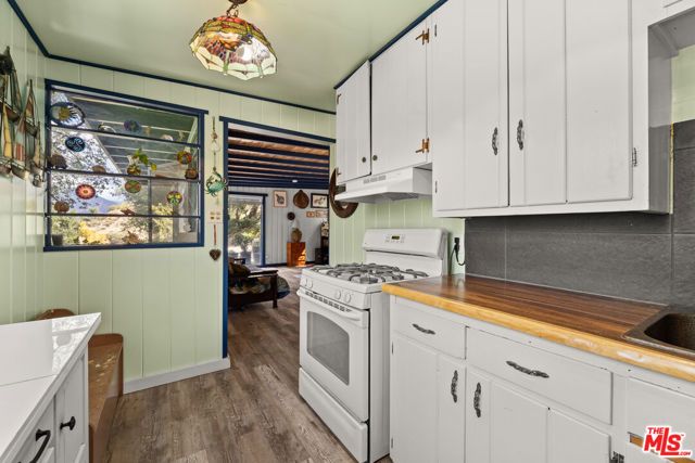 9738 Commerce Avenue, Tujunga (los Angeles), CA 91042