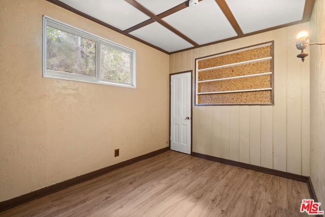 9738 Commerce Avenue, Tujunga (los Angeles), CA 91042