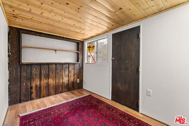 9738 Commerce Avenue, Tujunga (los Angeles), CA 91042