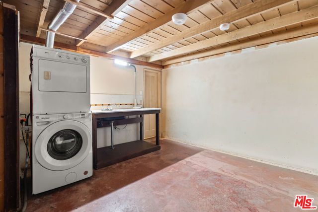 9738 Commerce Avenue, Tujunga (los Angeles), CA 91042
