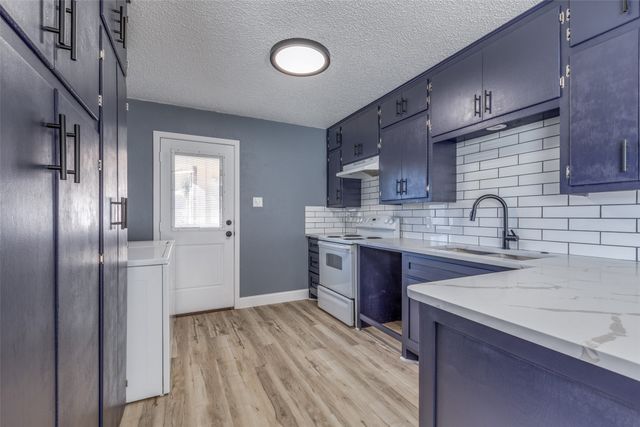 453 Wilshire Avenue, Azle, TX 76020
