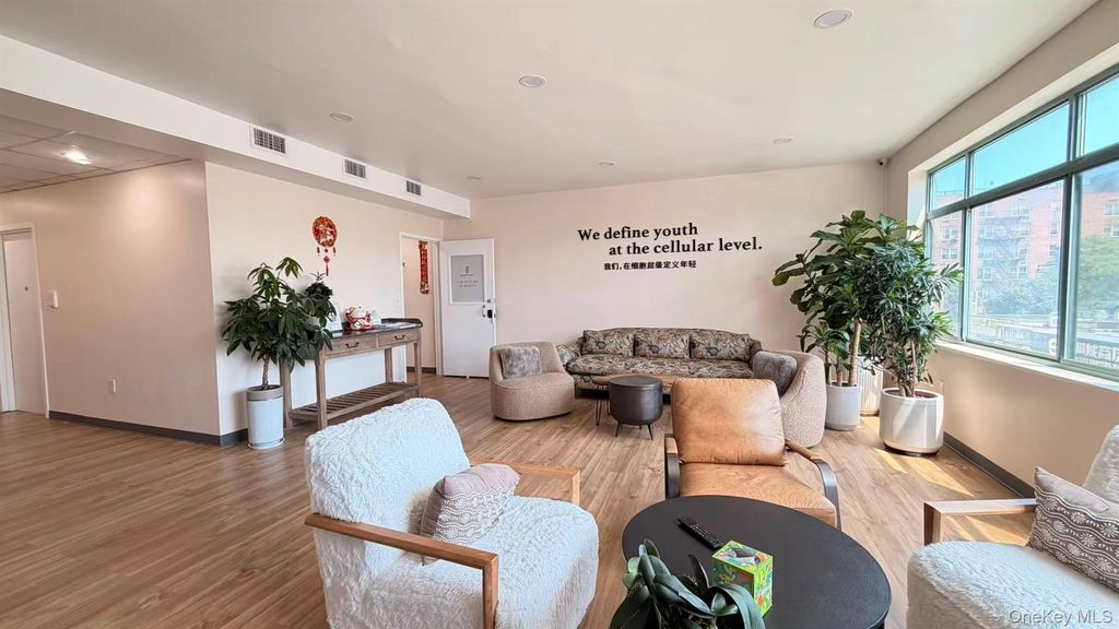 13681 Roosevelt Avenue 3rd FL, Flushing, NY 11354 — photo 3