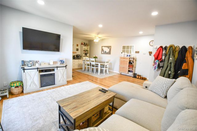 5 Fairharbor Drive 5, Patchogue, NY 11772