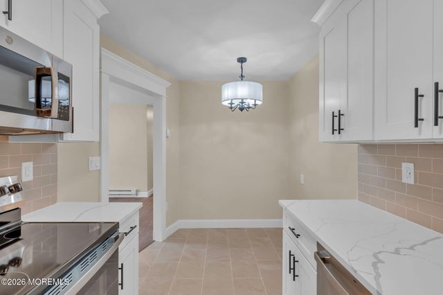 168 Amberly Drive D, Manalapan, NJ 07726