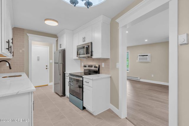 168 Amberly Drive D, Manalapan, NJ 07726
