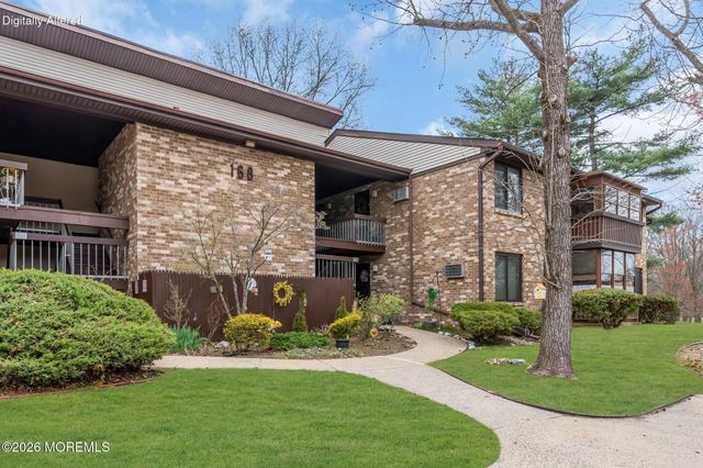 168 Amberly Drive D, Manalapan, NJ 07726