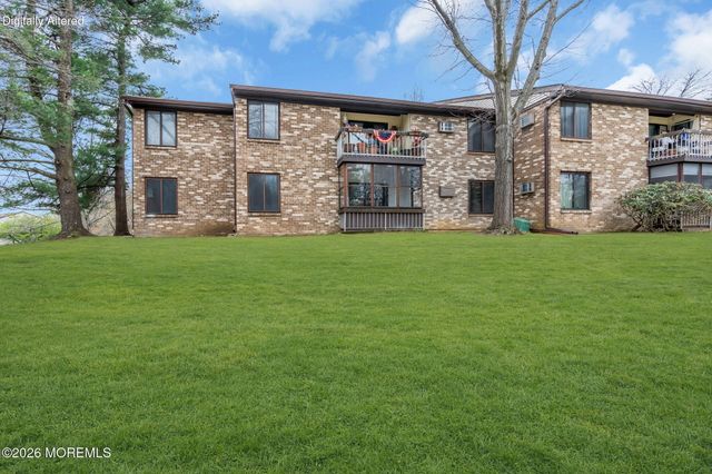 168 Amberly Drive D, Manalapan, NJ 07726