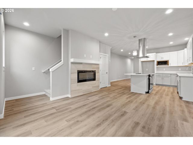 2469 Nw 1ST Dr, Gresham, OR 97030