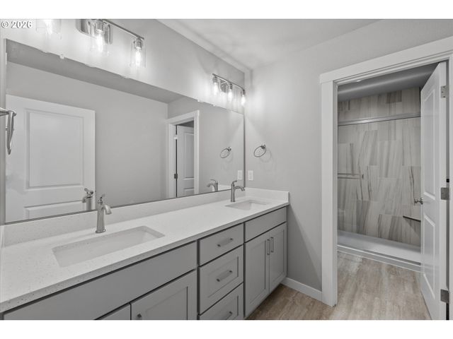 2469 Nw 1ST Dr, Gresham, OR 97030