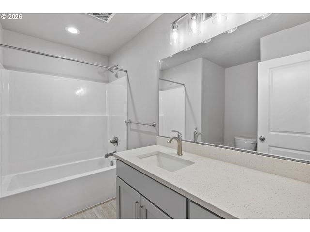 2469 Nw 1ST Dr, Gresham, OR 97030