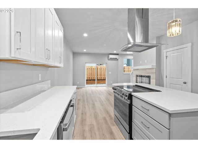 2469 Nw 1ST Dr, Gresham, OR 97030