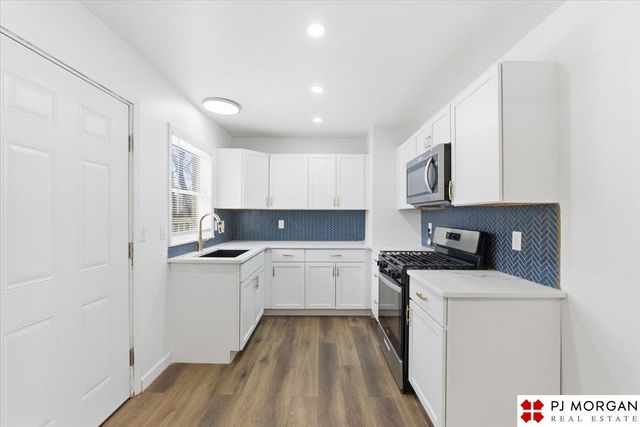 6712 Blondo Street, Omaha, NE 68104