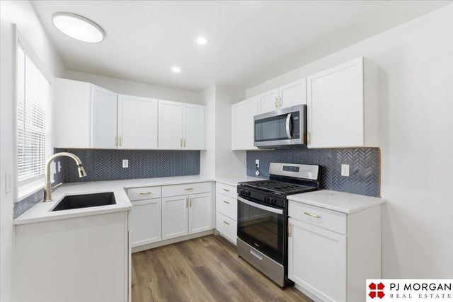 6712 Blondo Street, Omaha, NE 68104