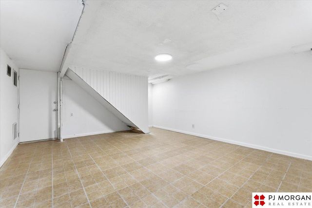 6712 Blondo Street, Omaha, NE 68104