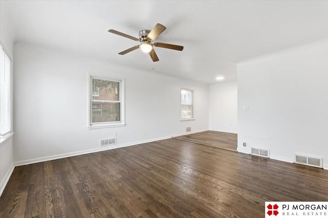 6712 Blondo Street, Omaha, NE 68104