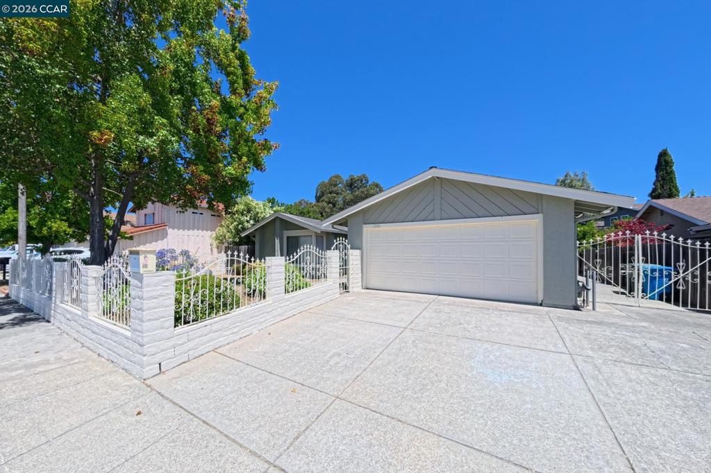 Image 2 of property listing at 1200 Skyline Dr, Vallejo, CA 94591