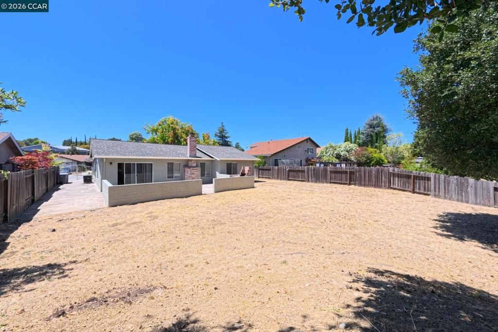 Image 25 of property listing at 1200 Skyline Dr, Vallejo, CA 94591