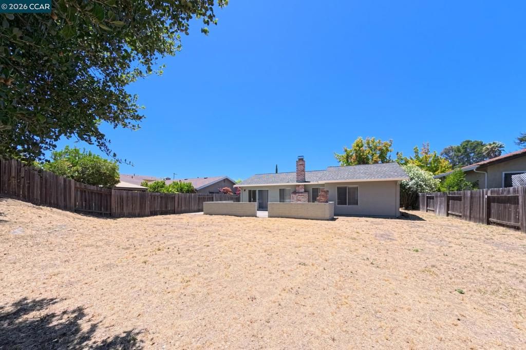 Image 26 of property listing at 1200 Skyline Dr, Vallejo, CA 94591