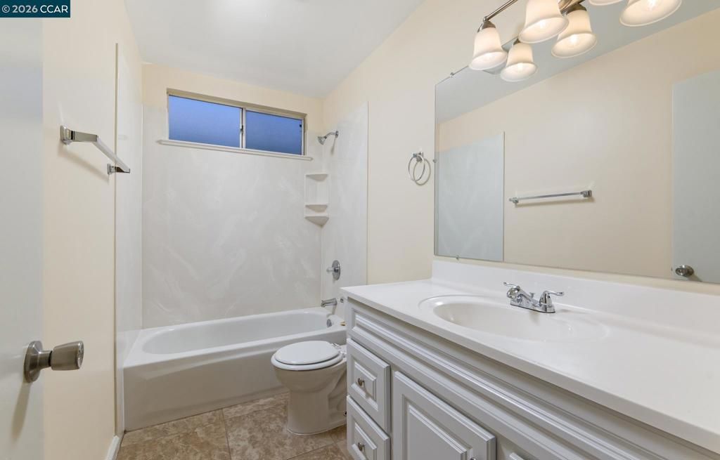 Image 6 of property listing at 1200 Skyline Dr, Vallejo, CA 94591