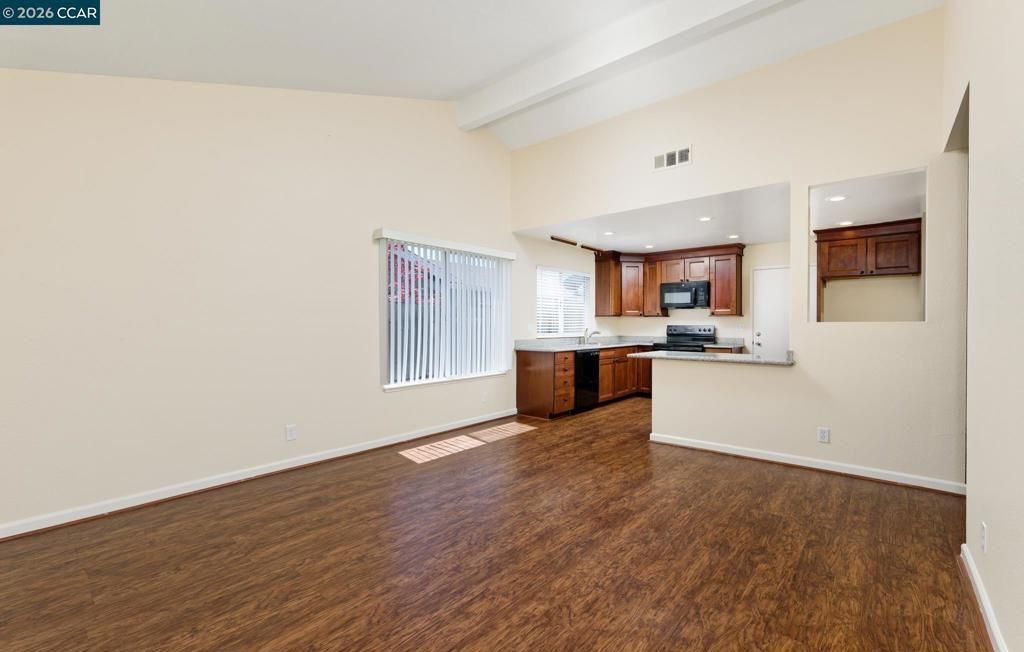 Image 8 of property listing at 1200 Skyline Dr, Vallejo, CA 94591