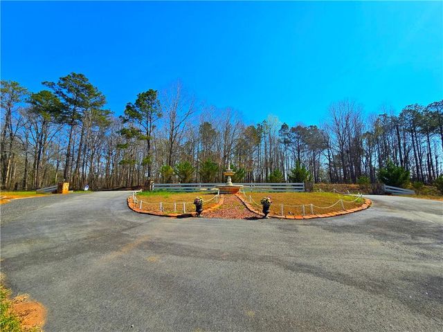 2001 Rocky Creek Road, Mansfield, GA 30055