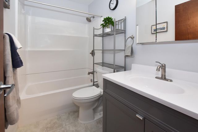1860 Mcmenemy Street I, Maplewood, MN 55117