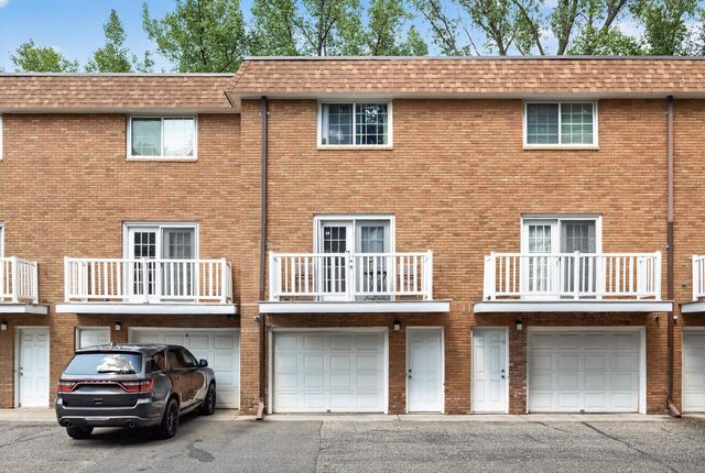 1860 Mcmenemy Street I, Maplewood, MN 55117