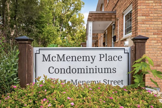 1860 Mcmenemy Street I, Maplewood, MN 55117