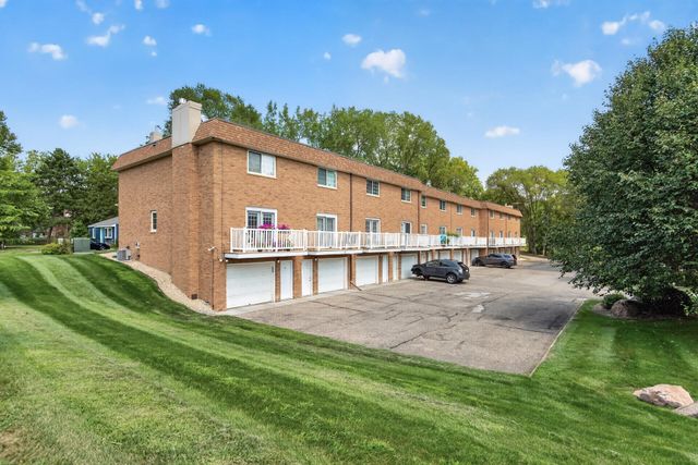 1860 Mcmenemy Street I, Maplewood, MN 55117