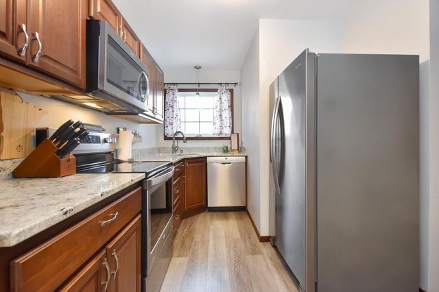 1860 Mcmenemy Street I, Maplewood, MN 55117
