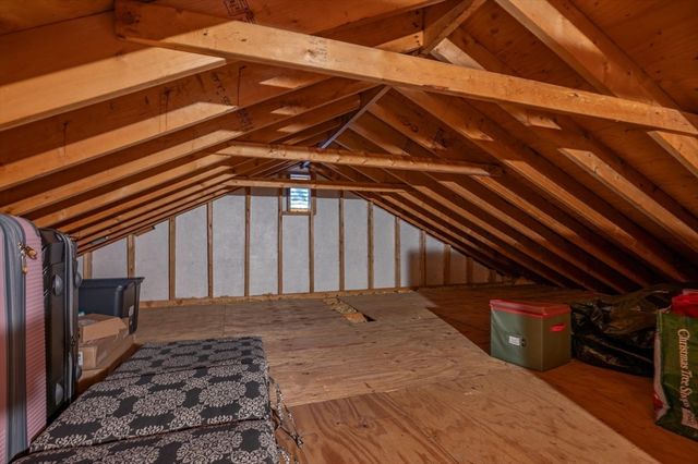 32 Kristin Dr, Derry, NH 03038