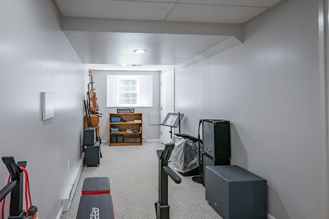 32 Kristin Dr, Derry, NH 03038