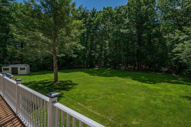 32 Kristin Dr, Derry, NH 03038