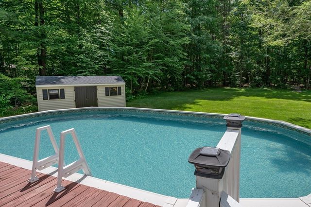 32 Kristin Dr, Derry, NH 03038