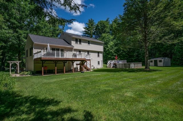 32 Kristin Dr, Derry, NH 03038