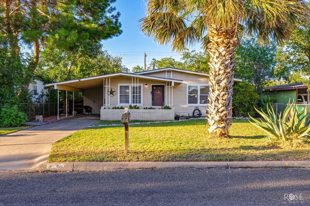Image 1 of property listing at 318 River Oaks Street, San Angelo, TX 76903
