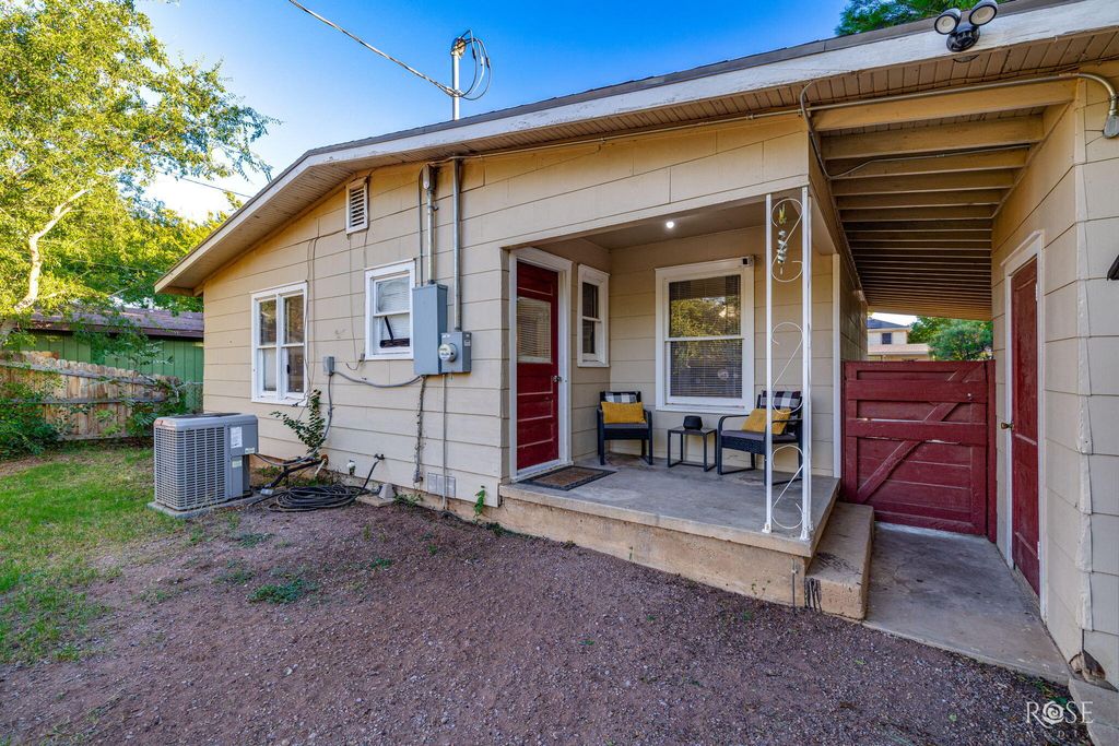 Image 14 of property listing at 318 River Oaks Street, San Angelo, TX 76903