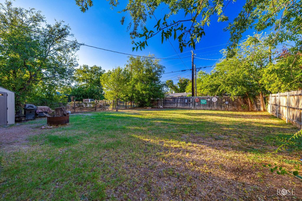 Image 15 of property listing at 318 River Oaks Street, San Angelo, TX 76903
