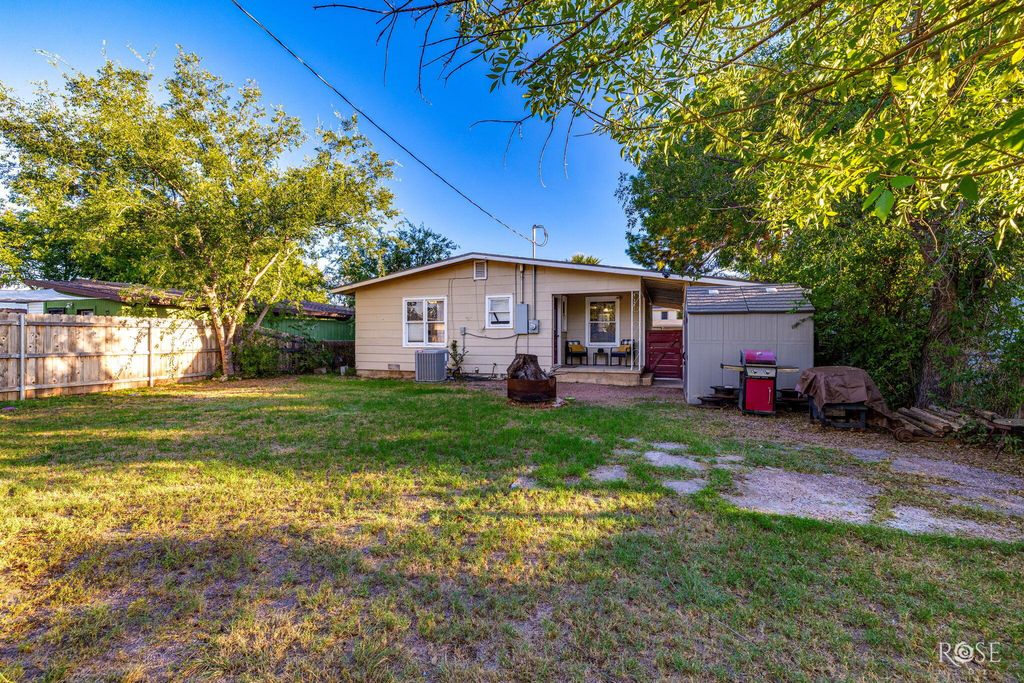 Image 16 of property listing at 318 River Oaks Street, San Angelo, TX 76903