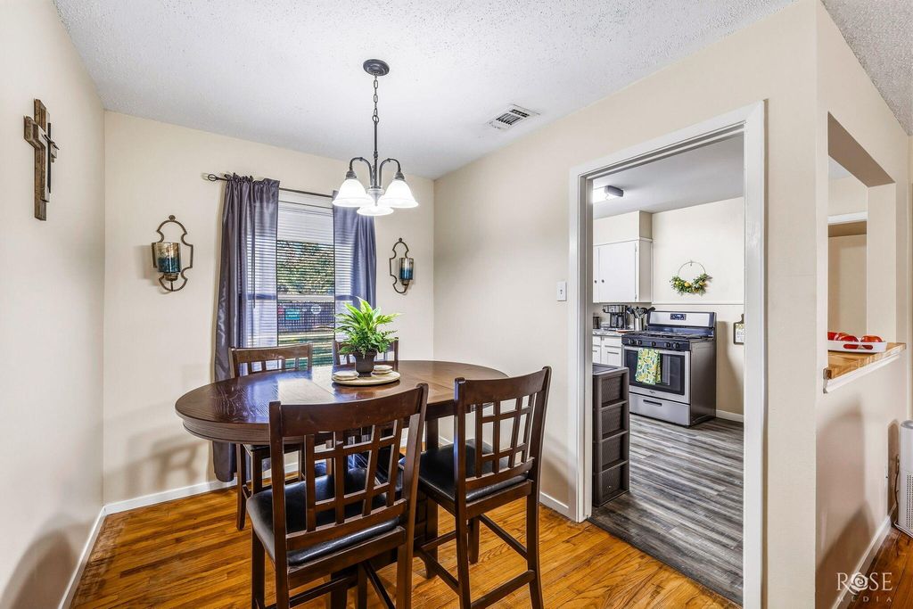 Image 5 of property listing at 318 River Oaks Street, San Angelo, TX 76903