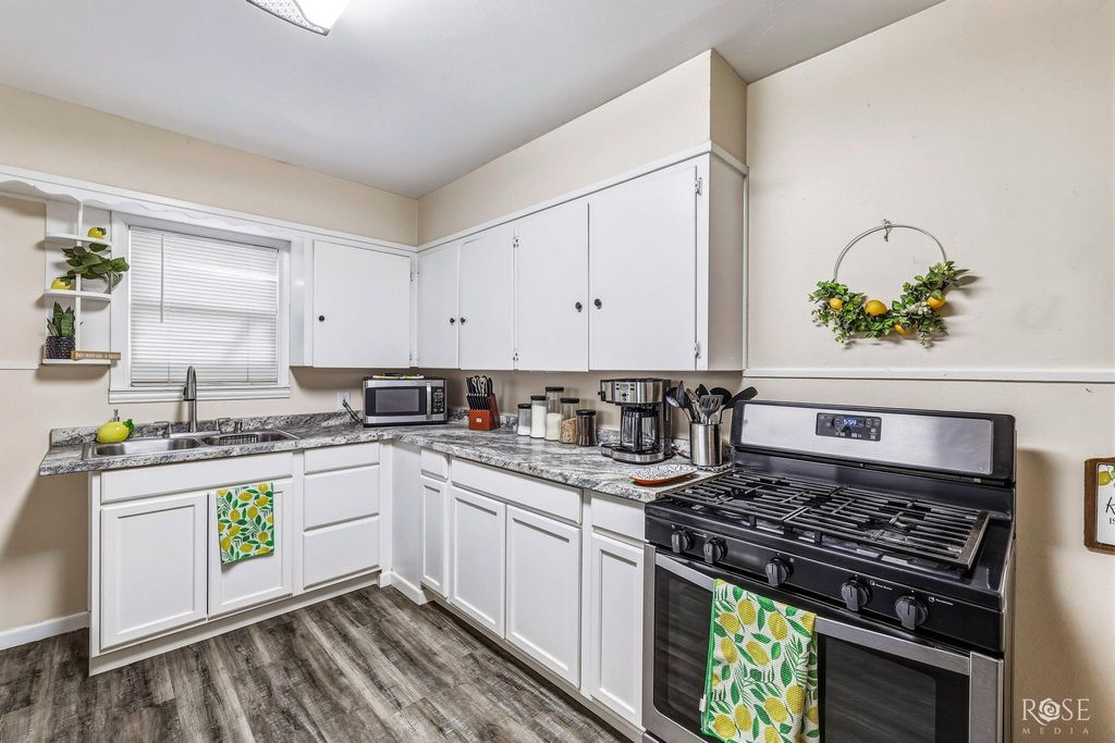 Image 6 of property listing at 318 River Oaks Street, San Angelo, TX 76903