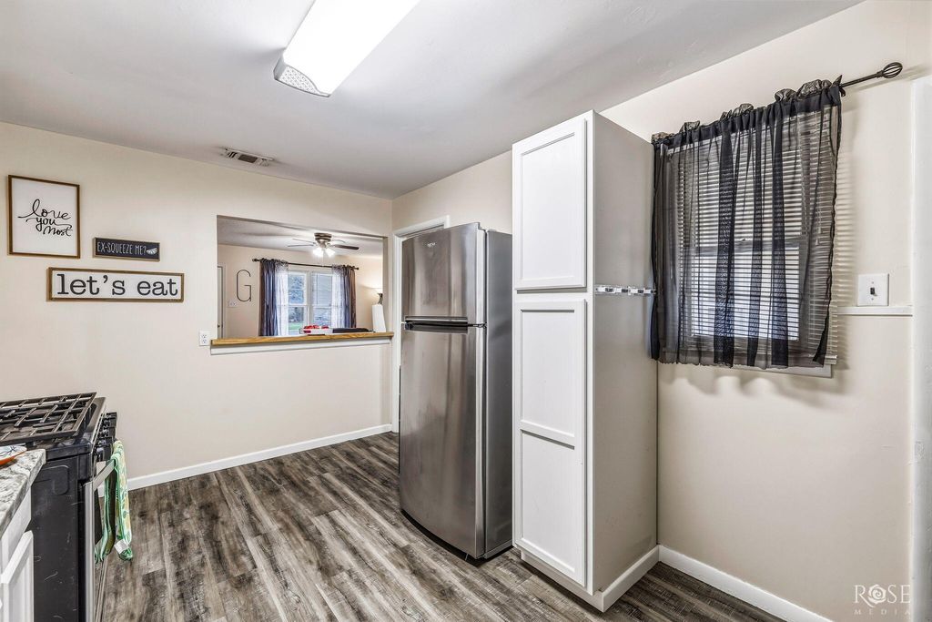 Image 9 of property listing at 318 River Oaks Street, San Angelo, TX 76903