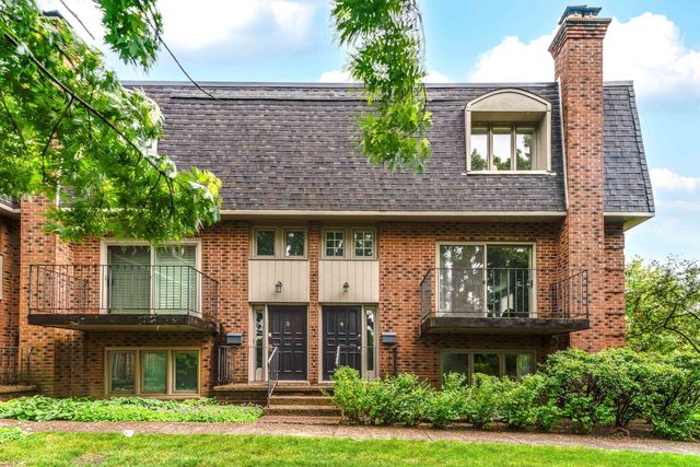 1111 S Waukegan Road 4, Lake Forest, IL 60045