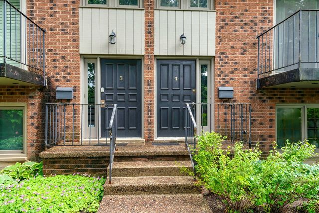 1111 S Waukegan Road 4, Lake Forest, IL 60045