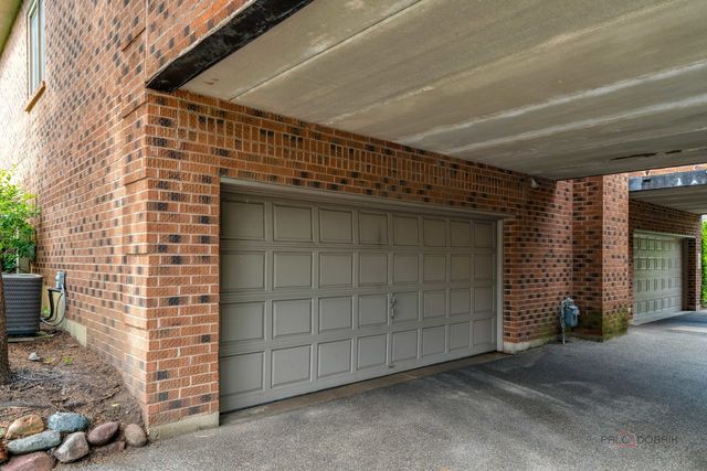 1111 S Waukegan Road 4, Lake Forest, IL 60045
