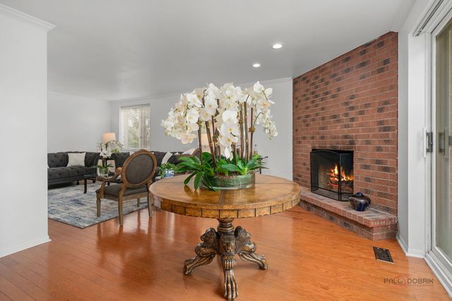 1111 S Waukegan Road 4, Lake Forest, IL 60045