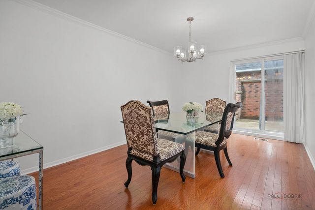 1111 S Waukegan Road 4, Lake Forest, IL 60045