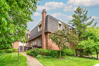 1111 S Waukegan Road 4, Lake Forest, IL 60045