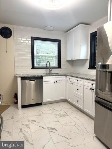122 ELIZABETH ST, Millersville, PA 17551